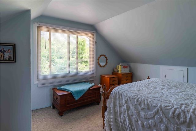 31 Cross Hill Drive, Narragansett, RI 02882