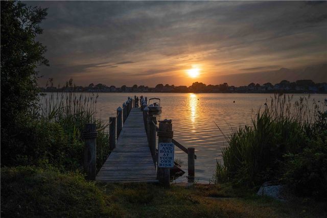 31 Cross Hill Drive, Narragansett, RI 02882