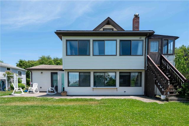 31 Cross Hill Drive, Narragansett, RI 02882