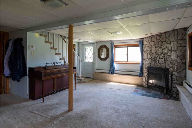 31 Cross Hill Drive, Narragansett, RI 02882