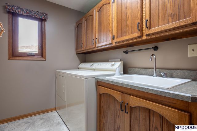 4236 Barkwood Lane, Lincoln, NE 68516