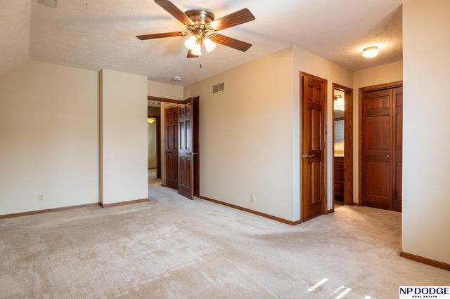 4236 Barkwood Lane, Lincoln, NE 68516