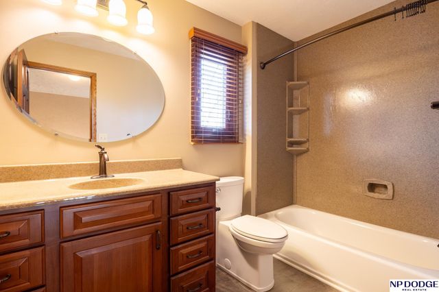 4236 Barkwood Lane, Lincoln, NE 68516