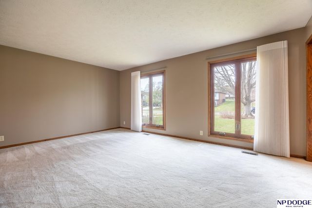 4236 Barkwood Lane, Lincoln, NE 68516