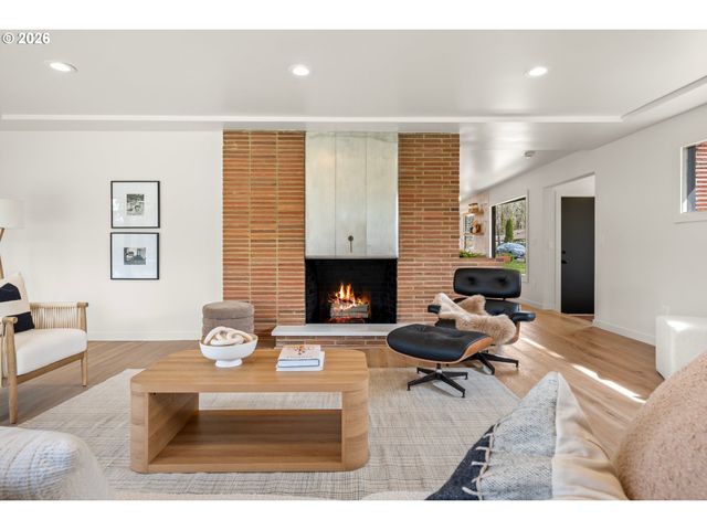 2607 Se VINEYARD Way, Milwaukie, OR 97267