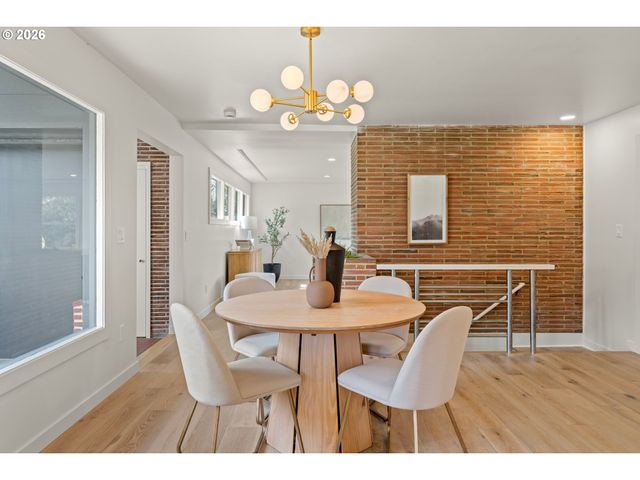 2607 Se VINEYARD Way, Milwaukie, OR 97267