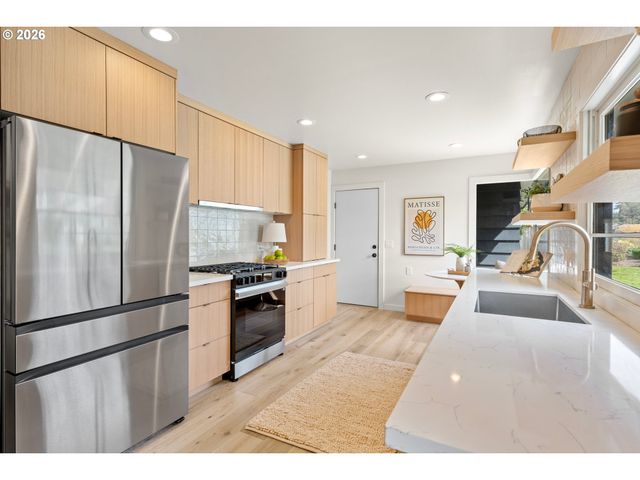 2607 Se VINEYARD Way, Milwaukie, OR 97267