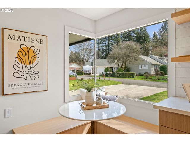 2607 Se VINEYARD Way, Milwaukie, OR 97267