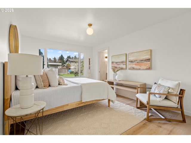 2607 Se VINEYARD Way, Milwaukie, OR 97267