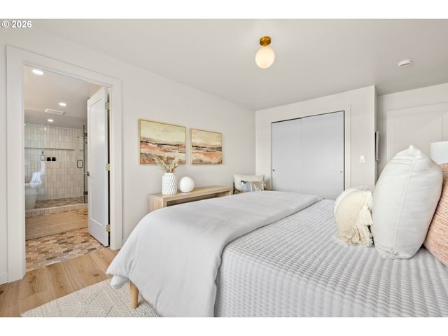 2607 Se VINEYARD Way, Milwaukie, OR 97267