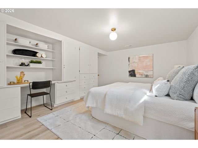 2607 Se VINEYARD Way, Milwaukie, OR 97267