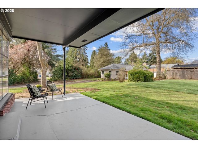 2607 Se VINEYARD Way, Milwaukie, OR 97267