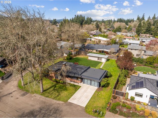2607 Se VINEYARD Way, Milwaukie, OR 97267