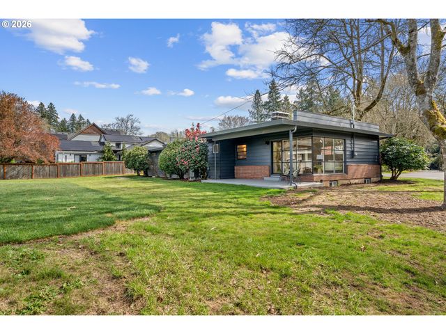 2607 Se VINEYARD Way, Milwaukie, OR 97267