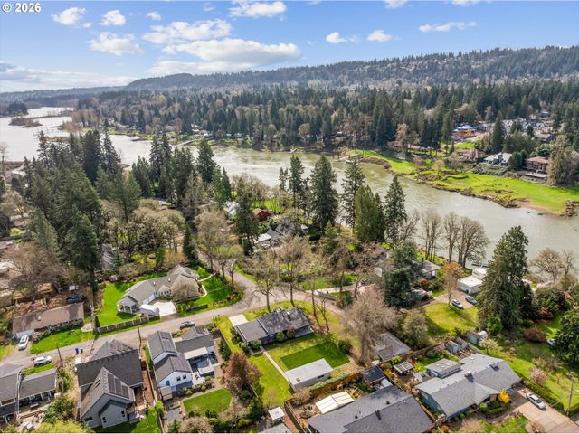 2607 Se VINEYARD Way, Milwaukie, OR 97267