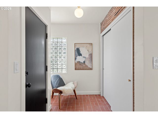 2607 Se VINEYARD Way, Milwaukie, OR 97267