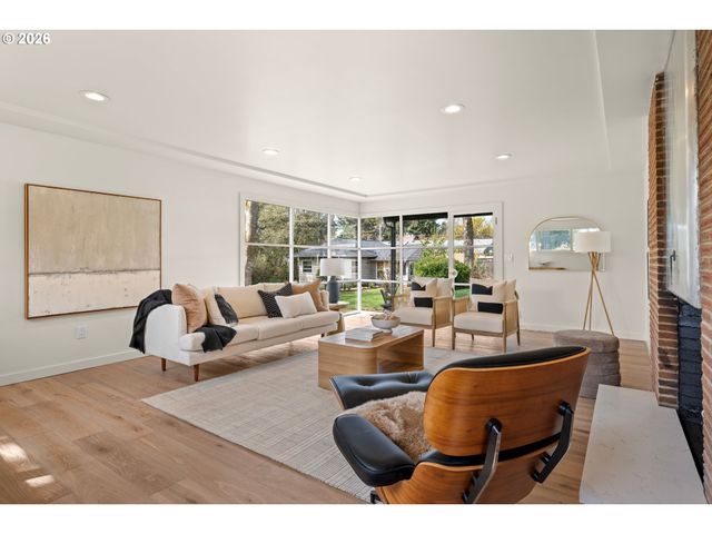 2607 Se VINEYARD Way, Milwaukie, OR 97267