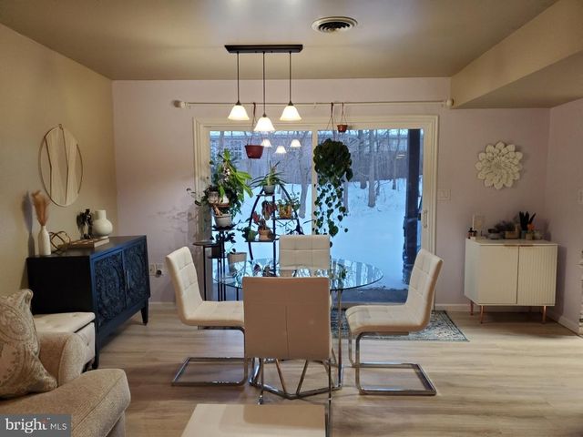 642 CEDAR RIDGE LANE, Mechanicsburg, PA 17055