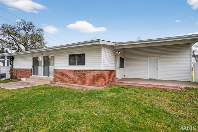 2670 Northridge Place, Florissant, MO 63033