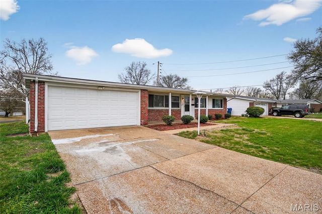 2670 Northridge Place, Florissant, MO 63033