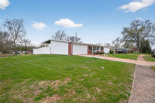 2670 Northridge Place, Florissant, MO 63033