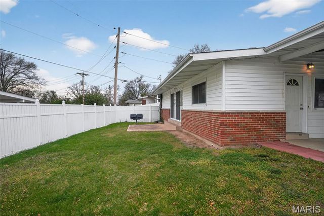 2670 Northridge Place, Florissant, MO 63033