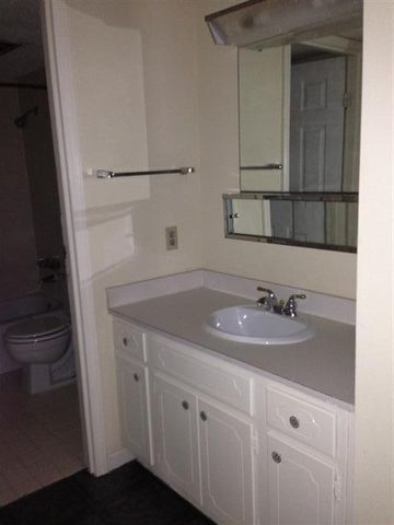 706 W 34th ST 202, Austin, TX 78705