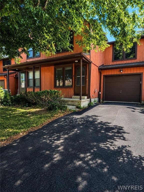 1 Robin Road, Amherst, NY 14228