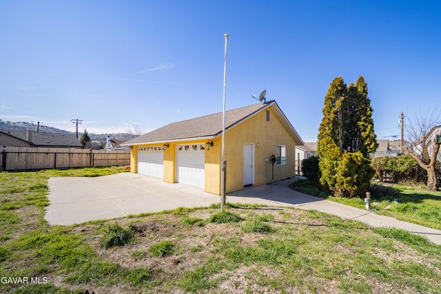 18101 Ghost Town Street, Tehachapi, CA 93561