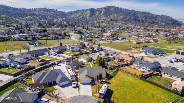 18101 Ghost Town Street, Tehachapi, CA 93561