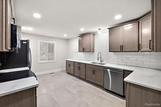 13534 Vassar Avenue, Detroit, MI 48235