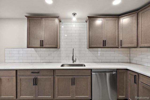 13534 Vassar Avenue, Detroit, MI 48235