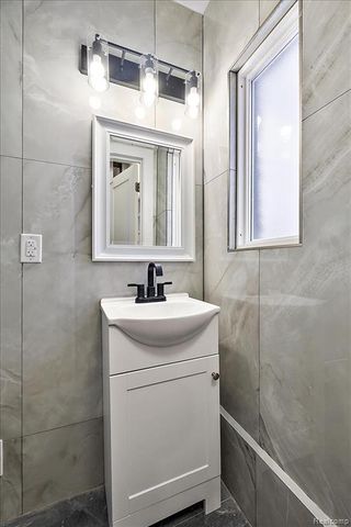 13534 Vassar Avenue, Detroit, MI 48235