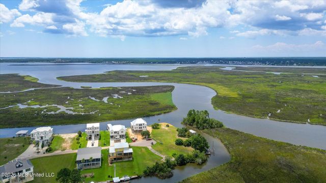 314 Puunani Place, Diamondhead, MS 39525