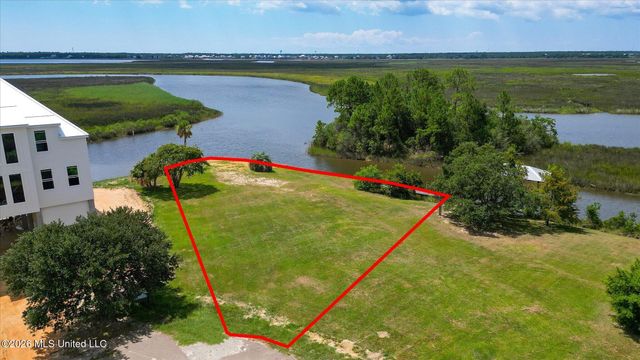 314 Puunani Place, Diamondhead, MS 39525
