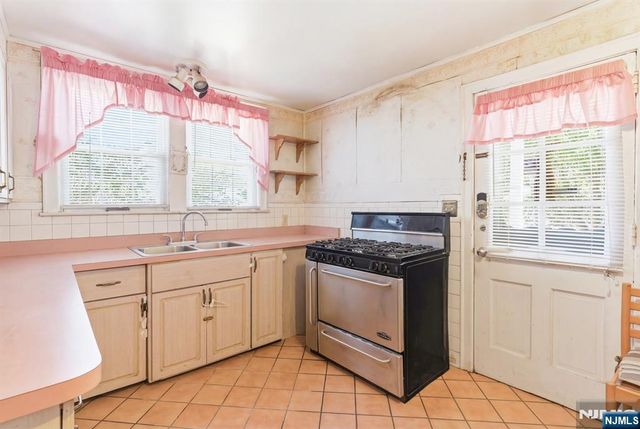 442 Seven Oaks Road, Orange, NJ 07050