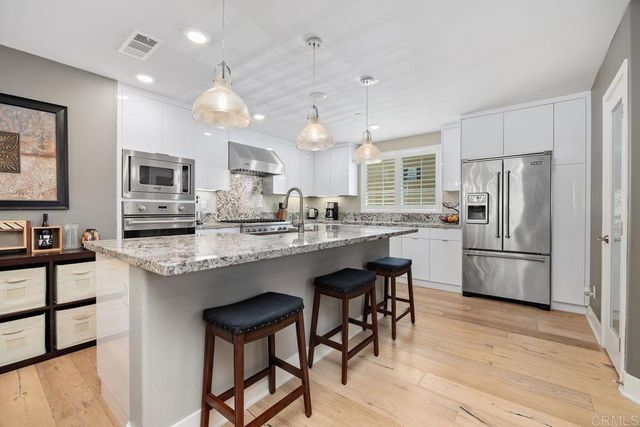2406 Torrey Pines Road 148, La Jolla, CA 92037