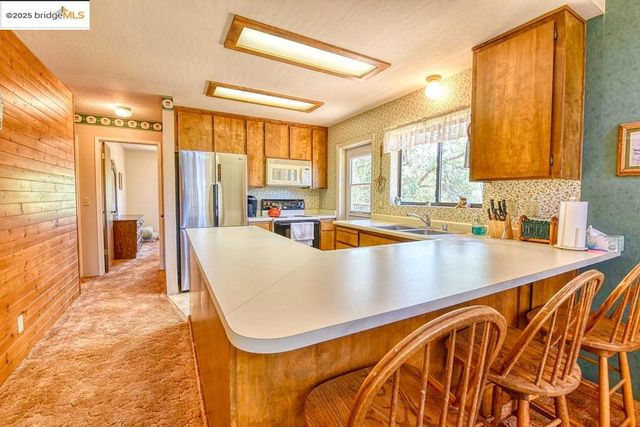 20830 Point View Dr, Groveland, CA 95321