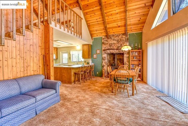 20830 Point View Dr, Groveland, CA 95321