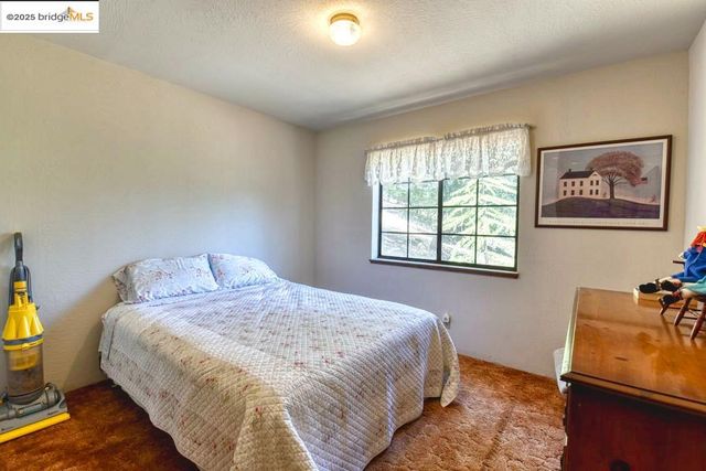 20830 Point View Dr, Groveland, CA 95321