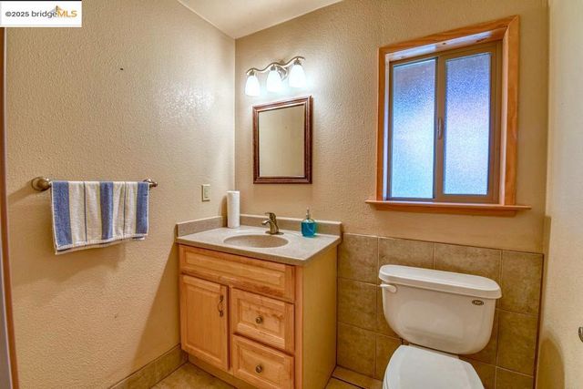 20830 Point View Dr, Groveland, CA 95321