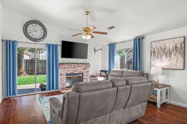 3805 Ellenboro Ave, Modesto, CA 95357