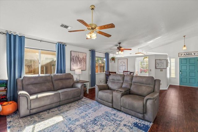 3805 Ellenboro Ave, Modesto, CA 95357