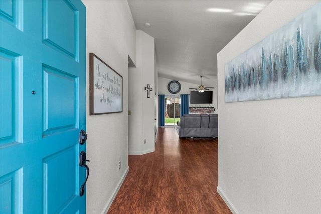 3805 Ellenboro Ave, Modesto, CA 95357