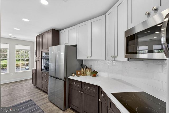 6704 Holly Farm Ln Unit 112, Warrenton, VA 20187