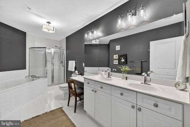6704 Holly Farm Ln Unit 112, Warrenton, VA 20187