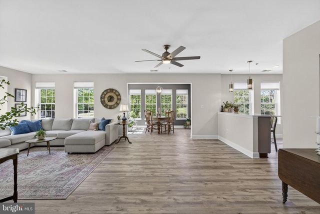 6704 Holly Farm Ln Unit 112, Warrenton, VA 20187