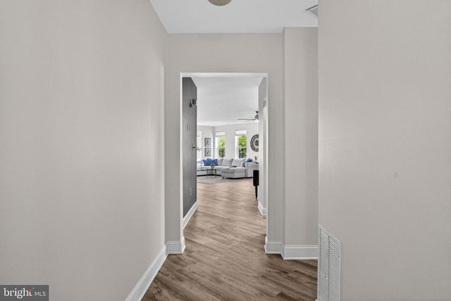6704 Holly Farm Ln Unit 112, Warrenton, VA 20187