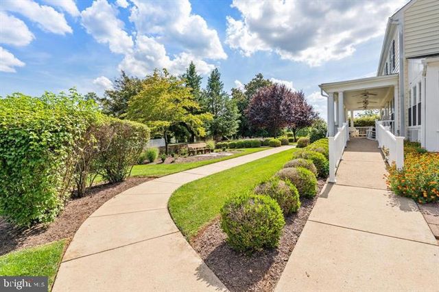 6704 Holly Farm Ln Unit 112, Warrenton, VA 20187