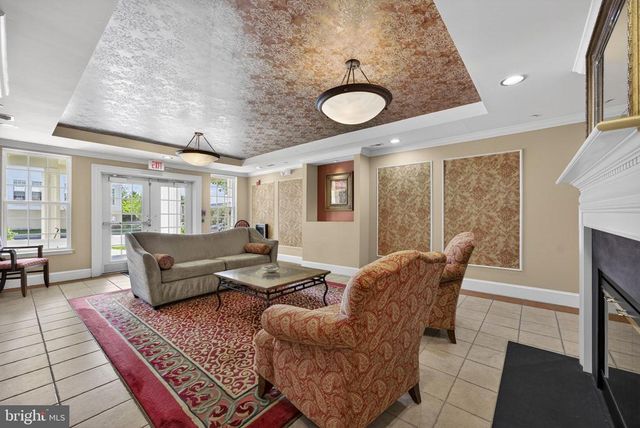 6704 Holly Farm Ln Unit 112, Warrenton, VA 20187